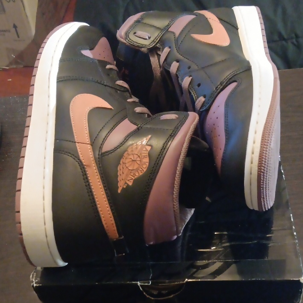 Jordan 1 Mid SE Black Sky J Mauve Mens 11.5 EUC W/OG BOX - Picture 7 of 10